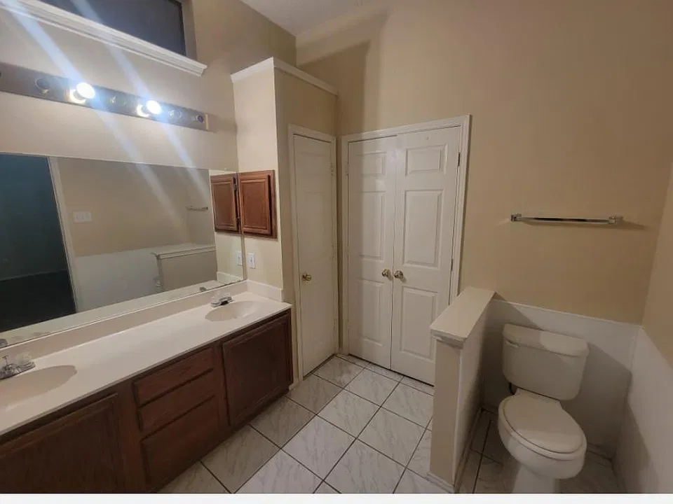 910 Winterwood Ct