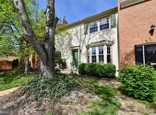 8532 Lakinhurst Ln, Springfield, VA 22152