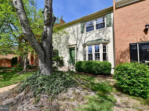 8532 Lakinhurst Ln, Springfield, VA 22152