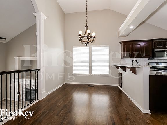 5th image of 1224 N 133rd Ter
