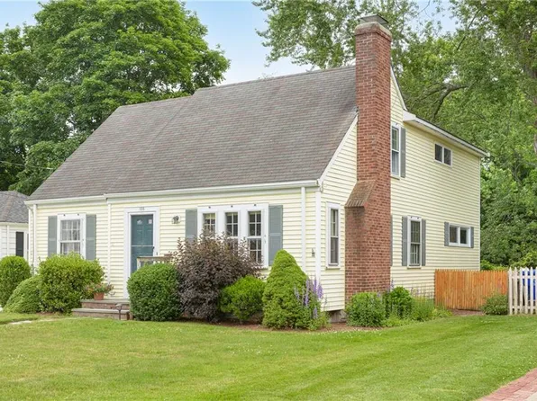 135 Don Ave, Rumford, RI 02916