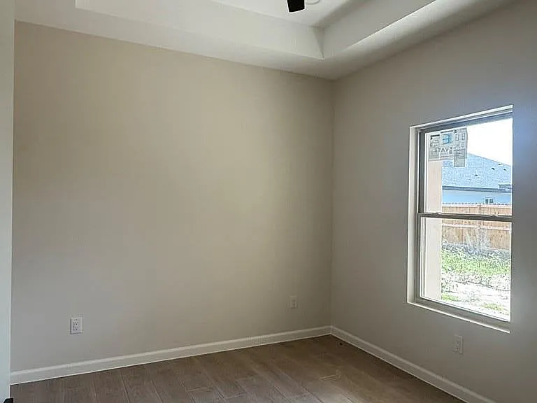 1014 Escondido Ln — Photo 13