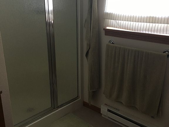 3rd image of 1109 Lakeside Ave