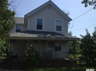 641 W Main St, Riverhead, NY 11901