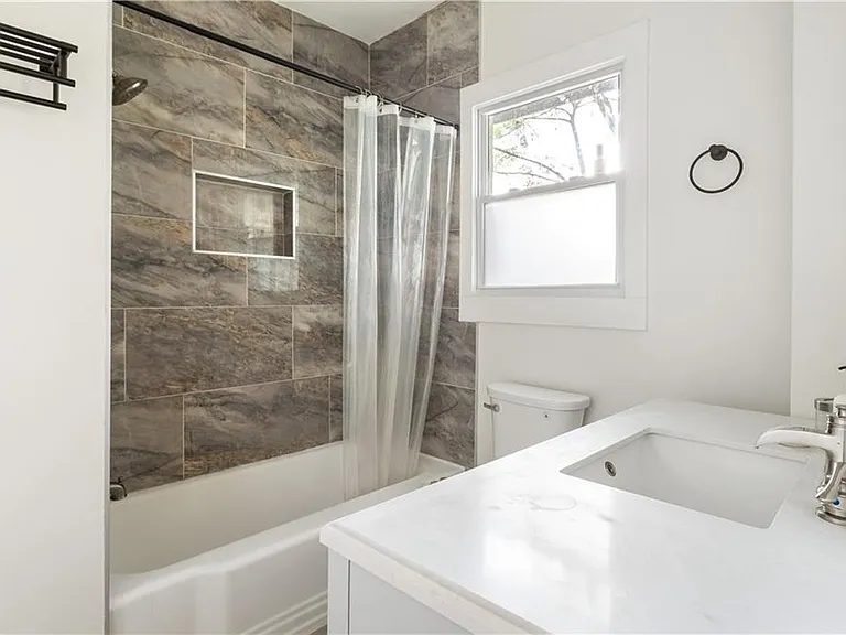 1010 Dill Ave SW — Photo 21