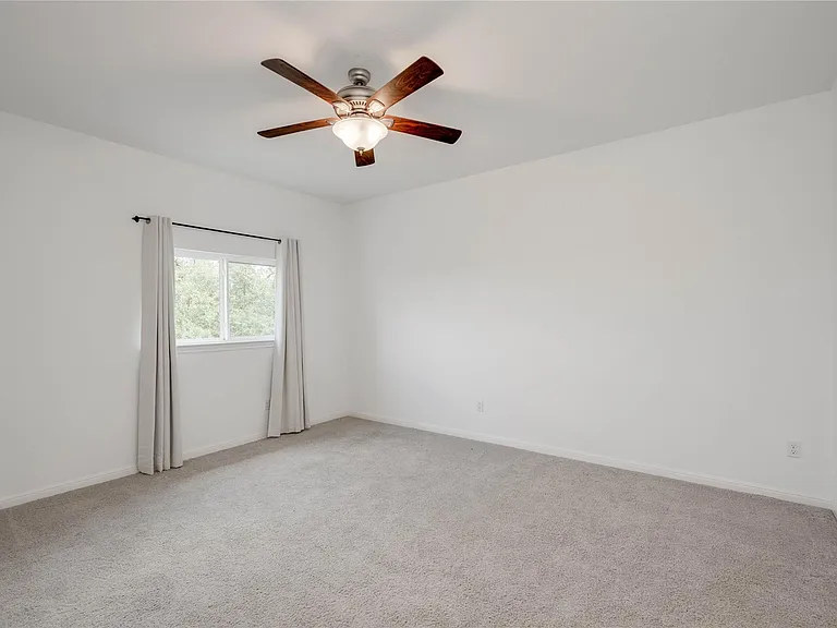 16601 Sydney Carol Ln — Photo 28