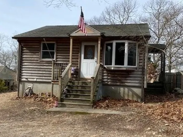 22 Bradford Rd, Westerly, RI 02891