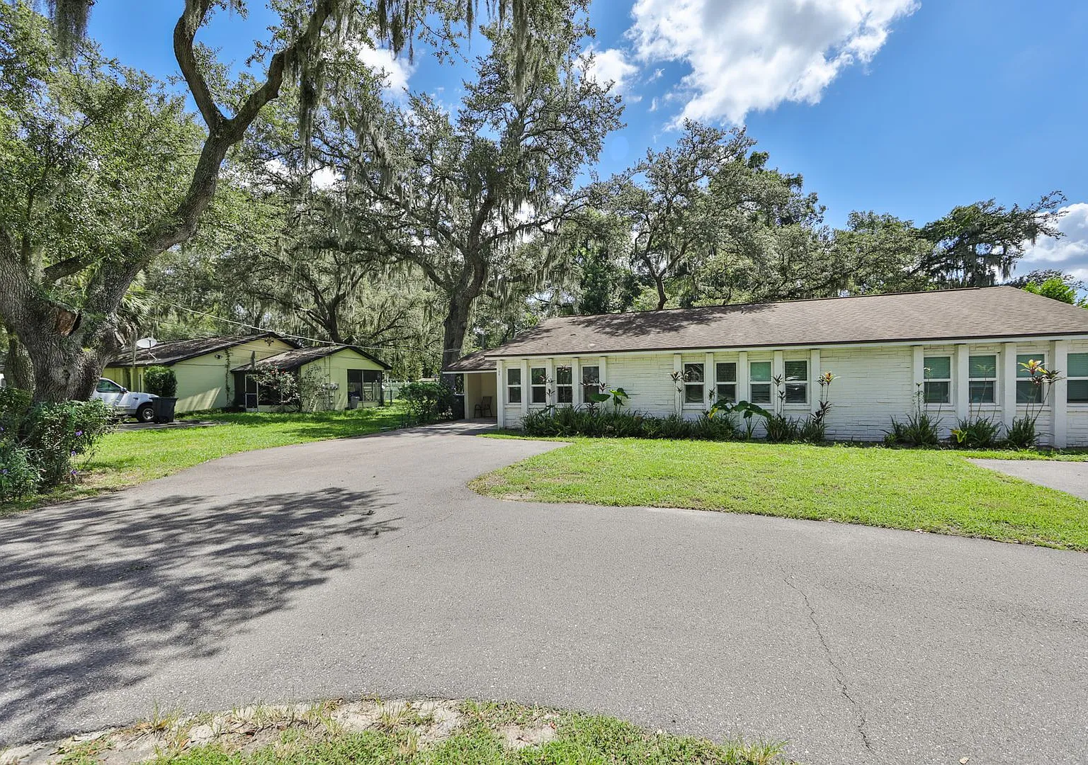 Beautiful Duplex For Rent — Photo 1