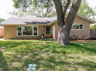 6911 Winchester St, Dallas, TX 75231