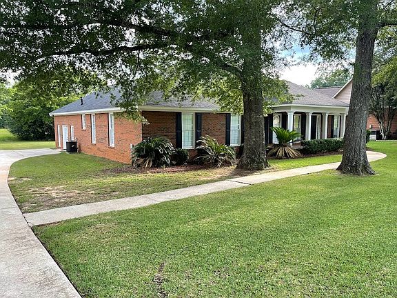 2nd image of 3610 Jenny Ln