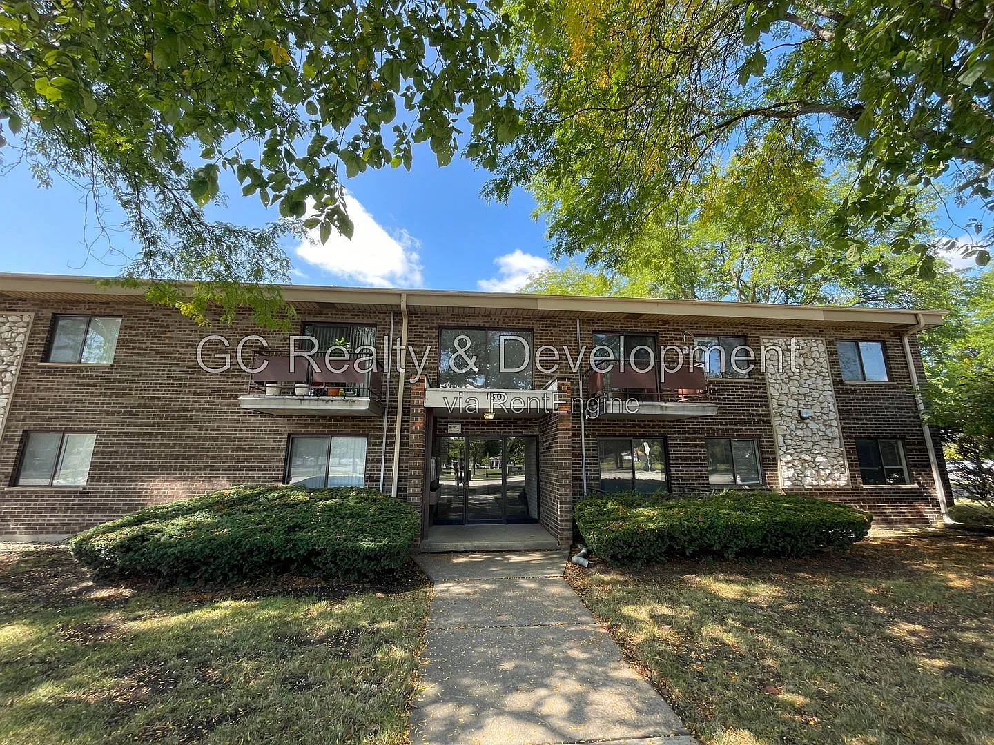 2 bed, 1.0 bath, 800 sqft, $1,575 — Photo 1