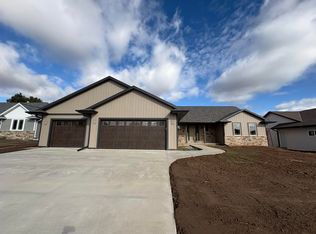 4084 Antwerp Ln, Green Bay, WI 54313