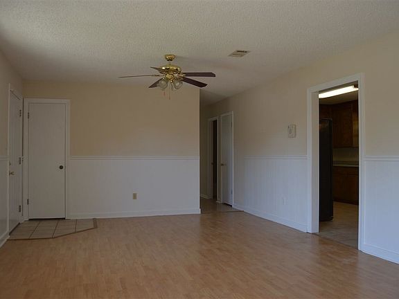 4th image of 7930 Jane Lee Ln