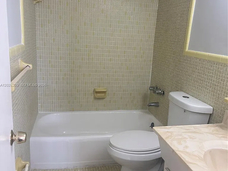 9700 E Bay Harbor Dr #512 — Photo 10