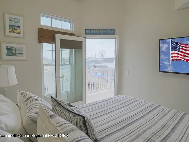 1301 Boulevard #10 — Photo 9