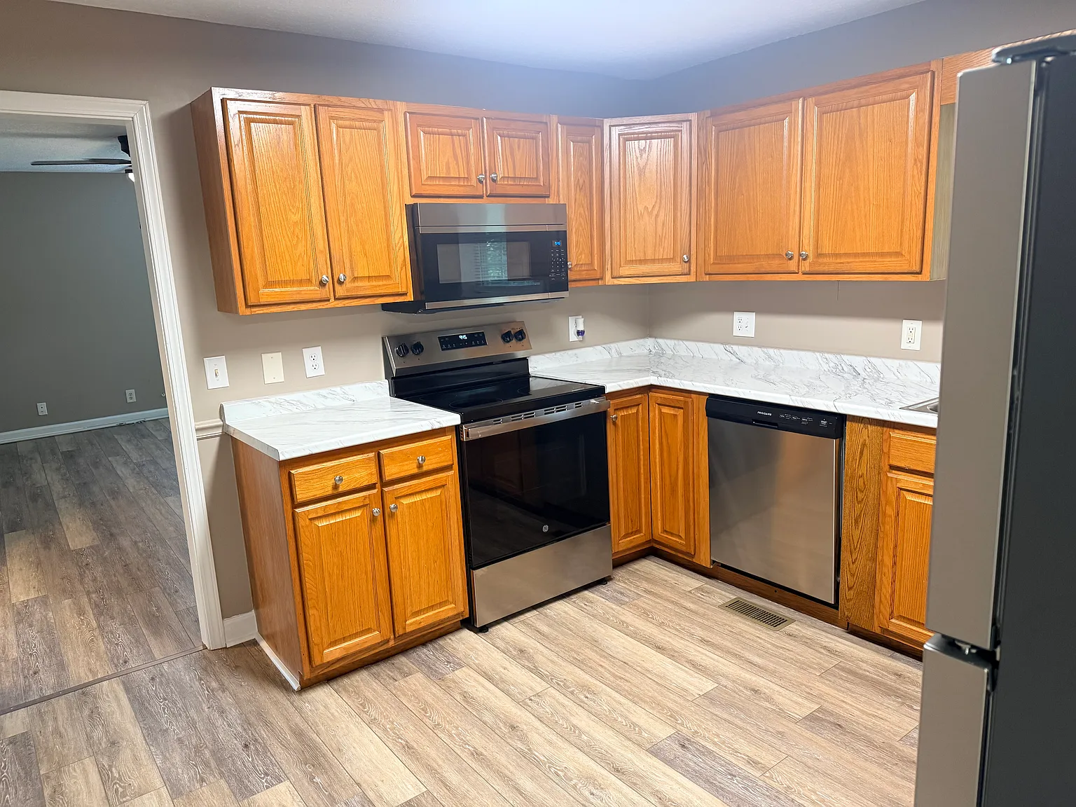 2 bed, 800 sqft, $1,450 — Photo 3
