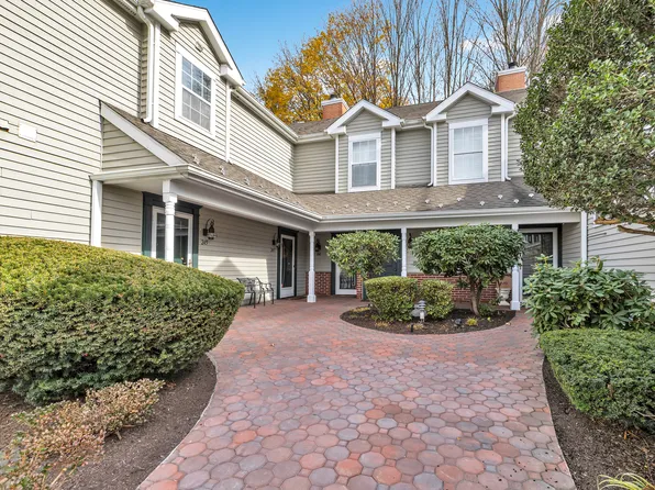 245 Mayfield Drive #245, Trumbull, CT 06611