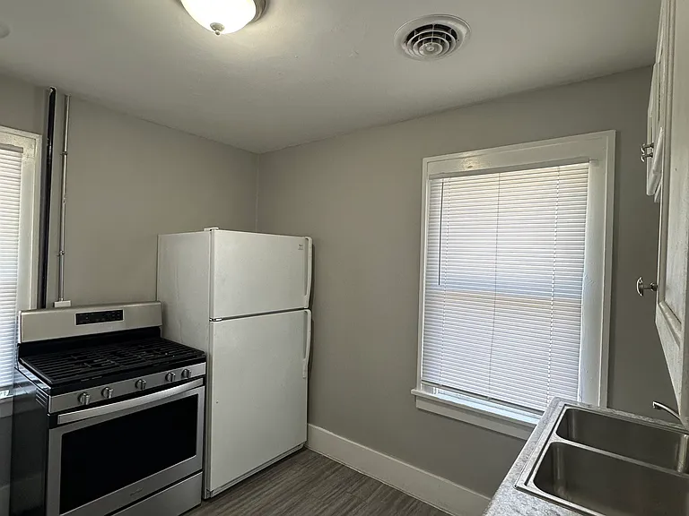 2107 Marquette St #4 — Photo 6