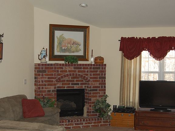5th image of 18 Edenhall Ln