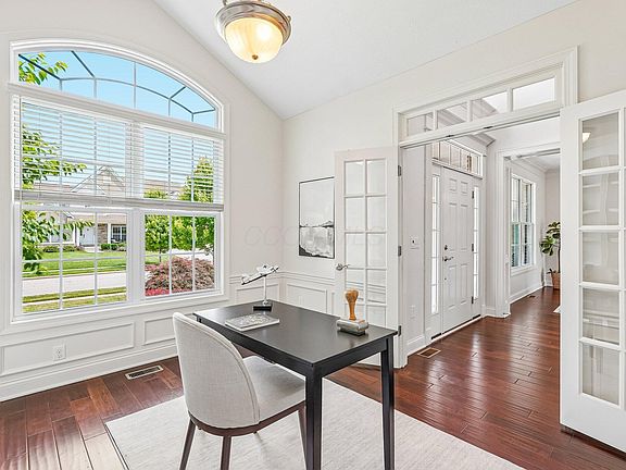 4th image of 8061 Garden Dr