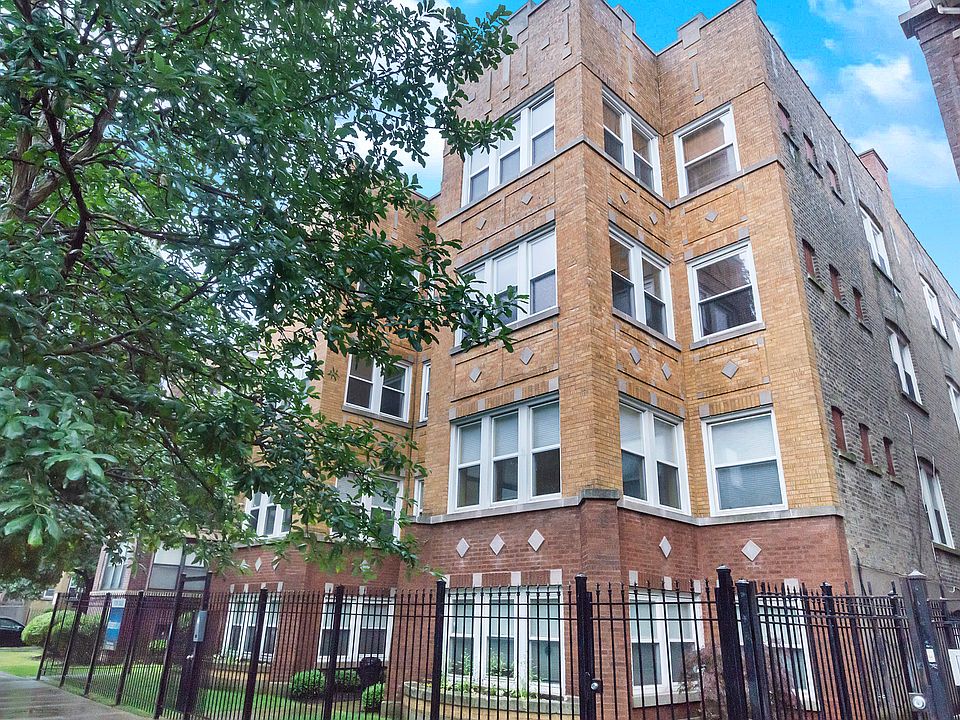 1st image of 4704 N Sawyer Ave APT 2S