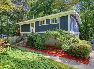 80 Lakeside Rd, Mount Kisco, NY 10549