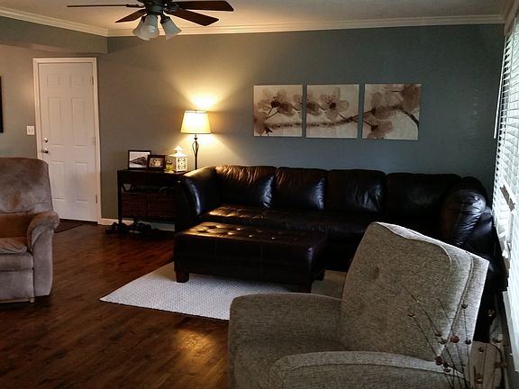 4th image of 2931 Douglas Dr