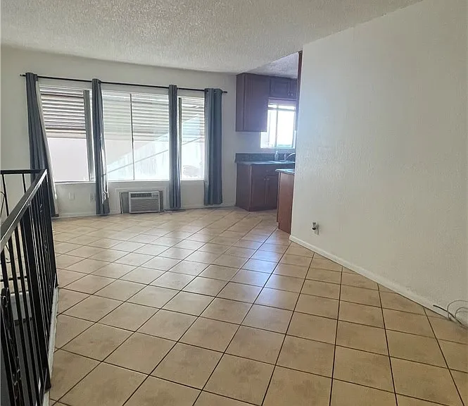 1018 Marview Ave #4 — Photo 3