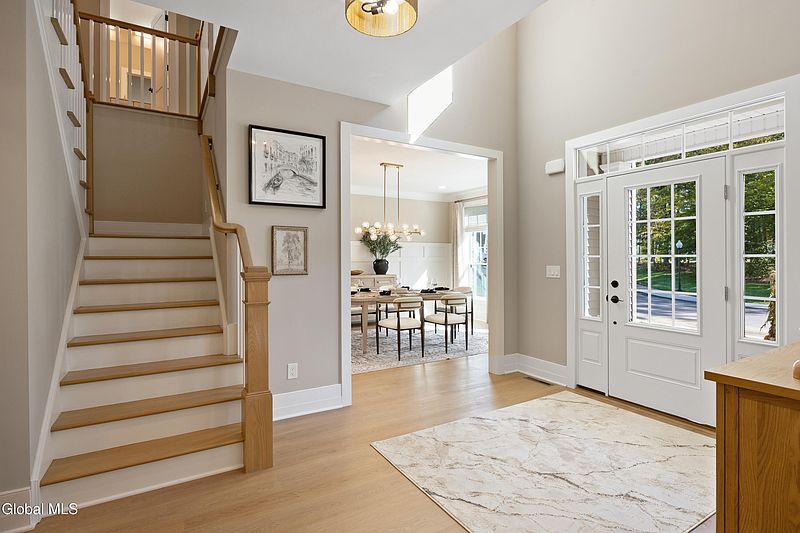 5th image of 35 Tamarack Street