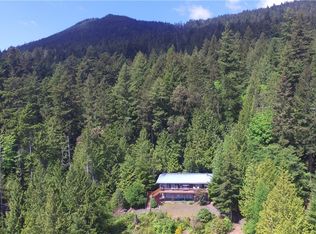 474 Nevergiveup Rd, Brinnon, WA 98320