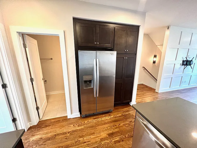 1035 Chester Ave #2 — Photo 8