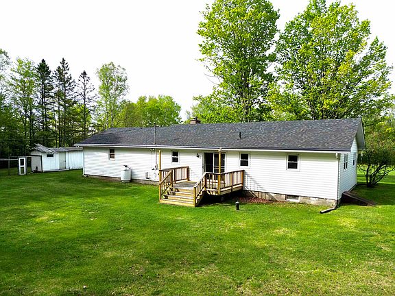 4th image of 330 Wightman Road