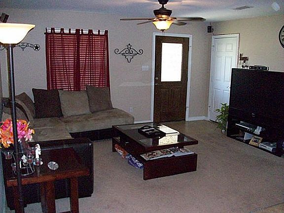 3rd image of 214 Chambers Creek Cir