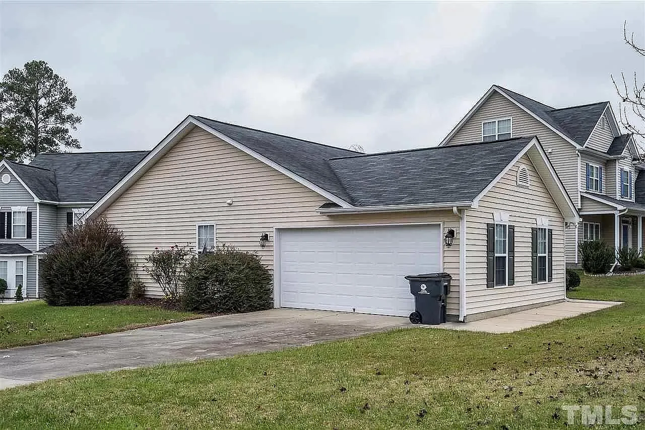 3 bed, 1427 sqft, $2,000 — Photo 4