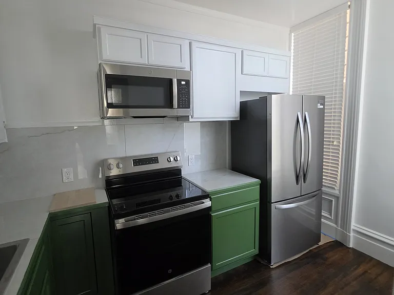2914 California St #1 — Photo 10