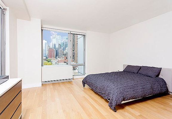 5th image of 464 W 44th St Ph C
