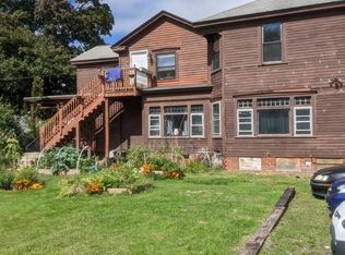 16 Grove St, Greenfield, MA 01301