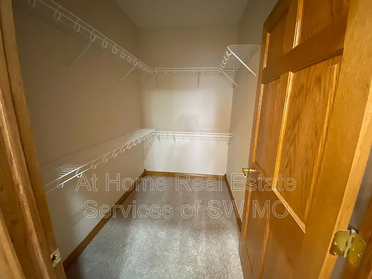 5601 N 17th St — Photo 10
