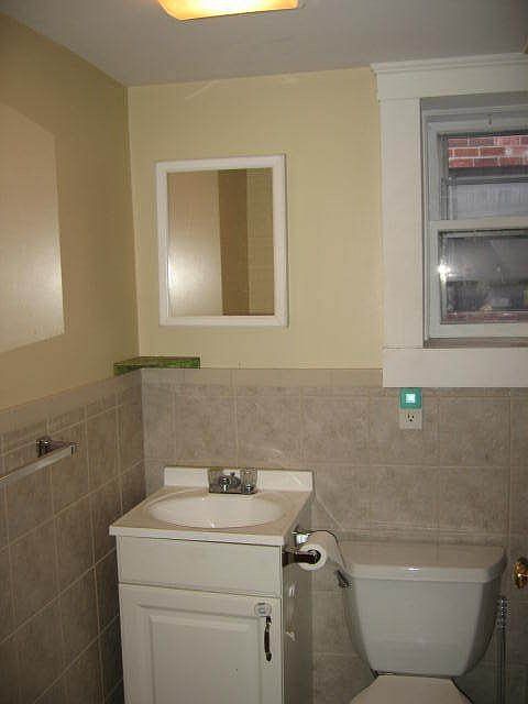 1st Floor Bath