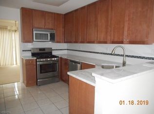 132 Buttercup Ct, Whitehouse Station, NJ 08889
