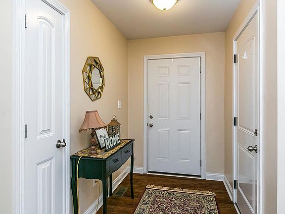 3rd image of 401 McPeek Pl