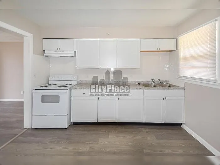 9162 E 17th St — Photo 9