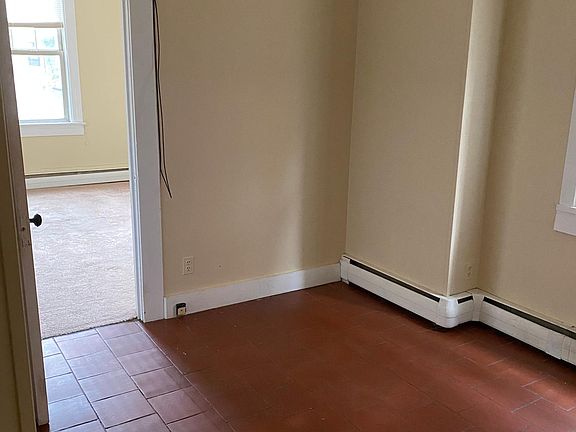3rd image of 7 Hakes Ave #1