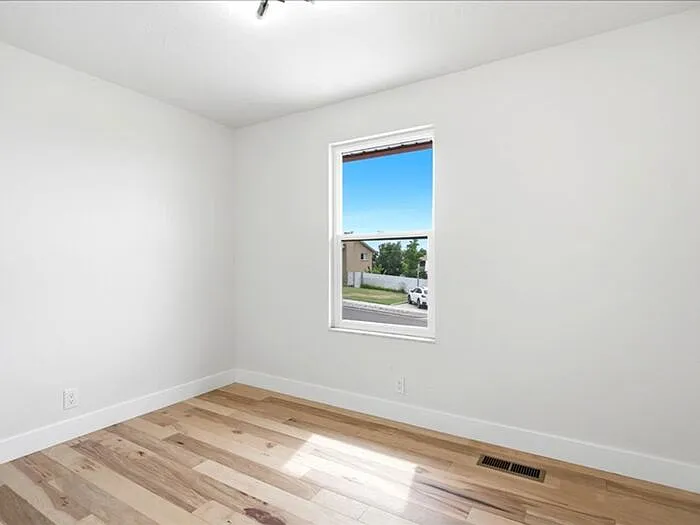 3483 S 100 W — Photo 21