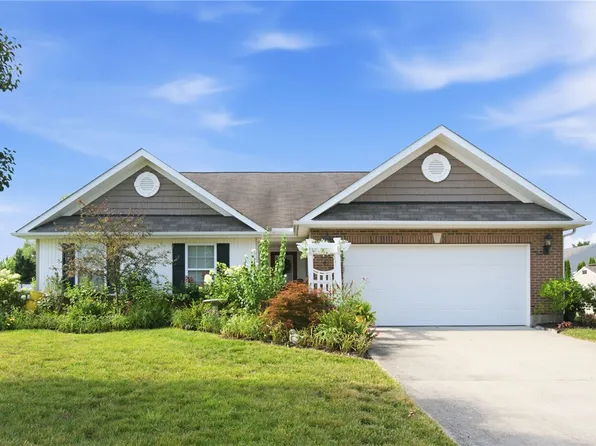 61 Ascot Glen Dr, Franklin, OH 45005