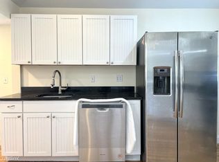 82 Edwards St, Quincy, MA 02169