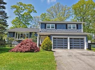 30 Gloversbrook Rd, Randolph, MA 02368