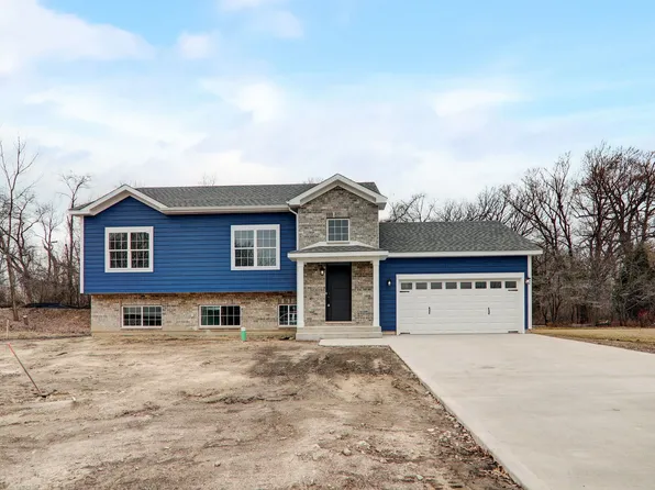 37516 Lyons Woods Ct, Beach Park, IL 60087