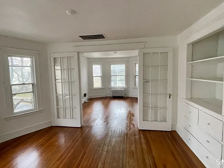 58 E Pearl St — Photo 9
