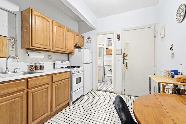 Rented by Halstead Real Estate | media 17